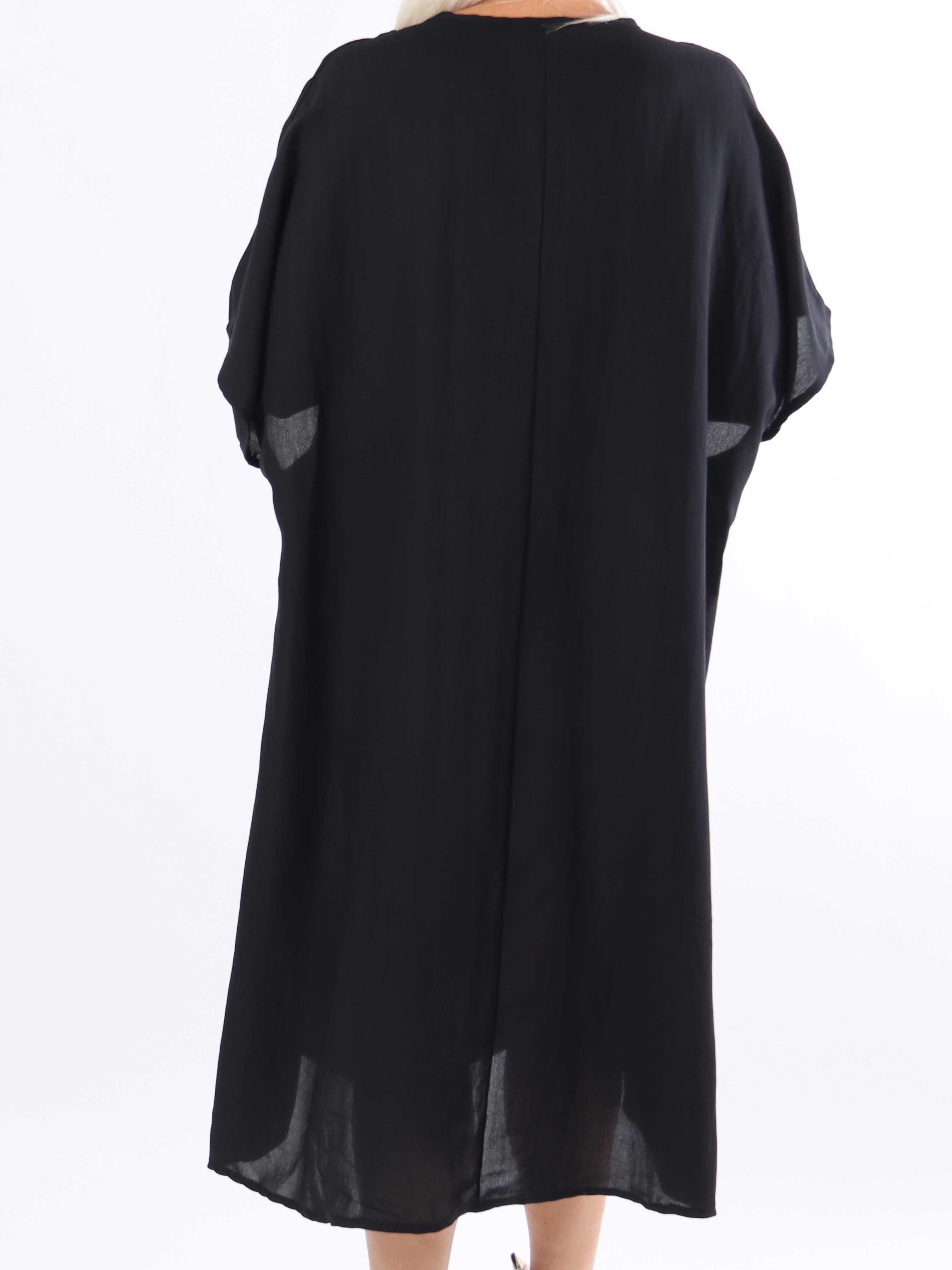 Astrid - Simpel plus size kjole med v-udskæring